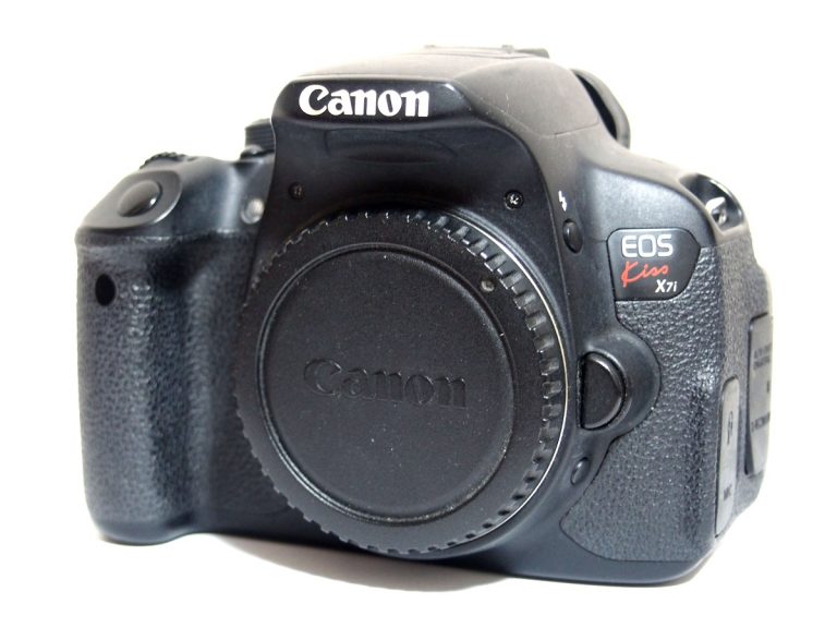 Canon デジタル一眼レフカメラ EOS Kiss X7iを福岡県より買取しました。