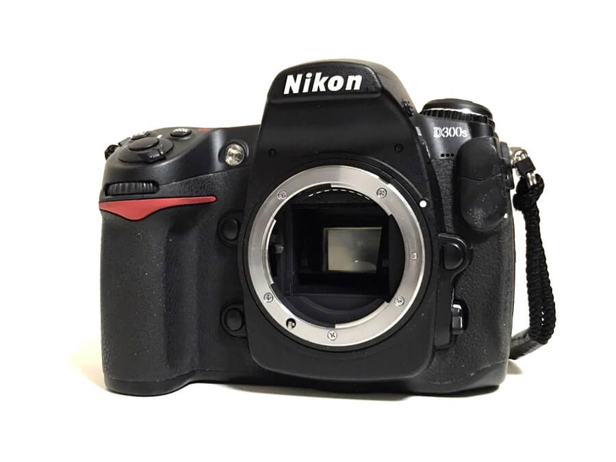 Nikon D300S デジタル一眼レフカメラ ボディを熊本県熊本市より宅配買取